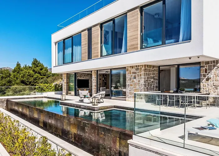 Vista Ii By Interhome Podglavica