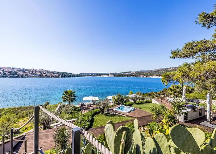 Vista Ii By Interhome Podglavica